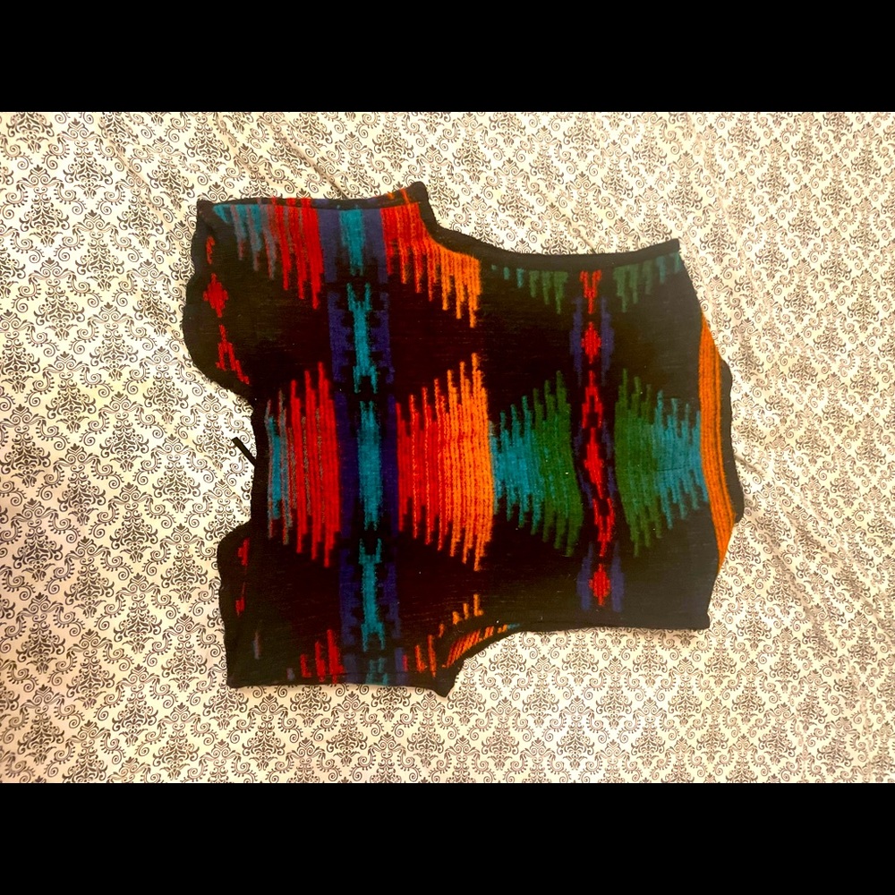 wool Aztec inspired vest - Picture 2 of 3